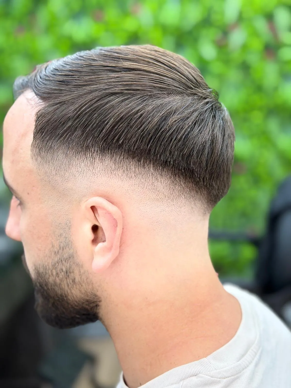 Tunsoare fade realizată în barbershop